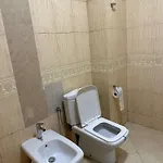 A&nd 2 Apartment *