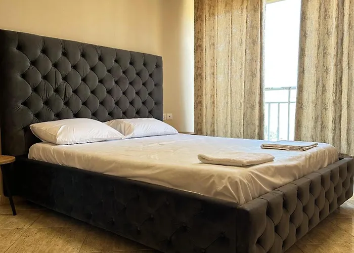 A&nd 2 * ティラナ